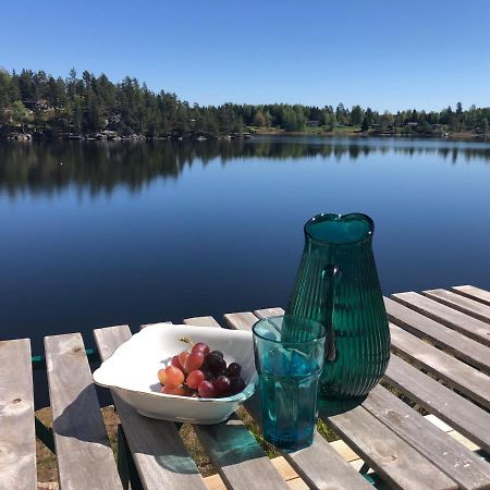 Lyseren Waterfront Cabin Omberg Eksteriør billede