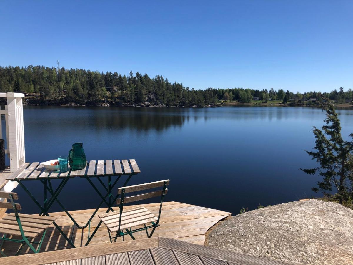Lyseren Waterfront Cabin Omberg Eksteriør billede