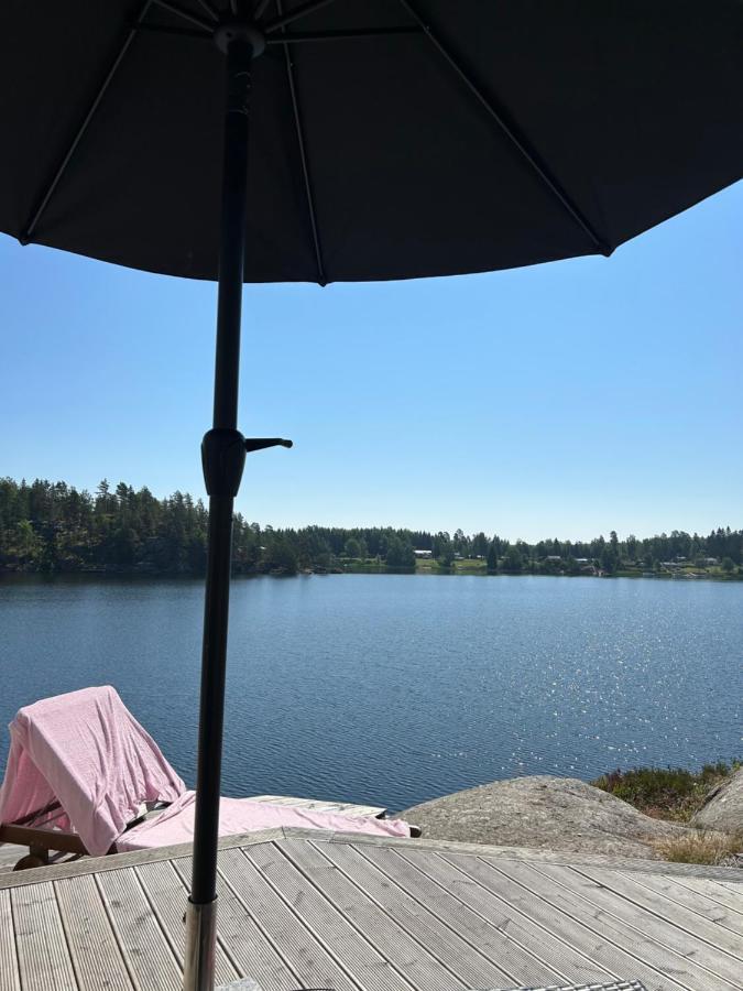 Lyseren Waterfront Cabin Omberg Eksteriør billede